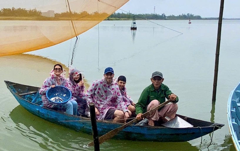 Basket Boat Ride - Hoi An Town by night