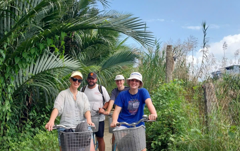 EXPLORING THE FISHING & VEGETABLE VILLAGE IN HOIAN BY BIKE (WITH LUNCH)