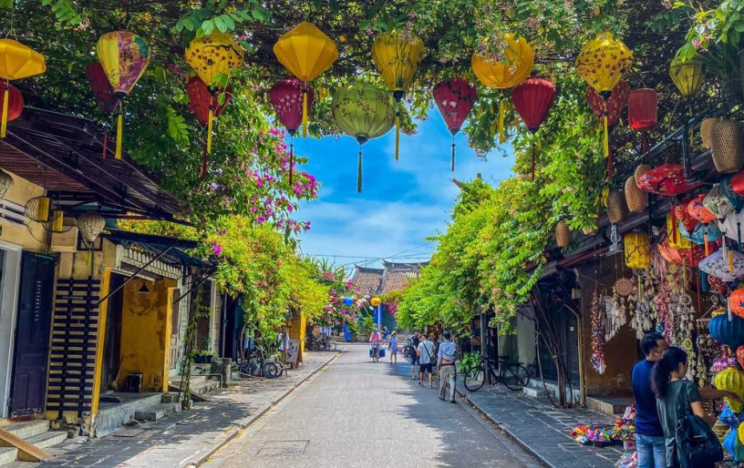 EXPLORING THE FISHING & VEGETABLE VILLAGE IN HOIAN BY BIKE (WITH LUNCH)