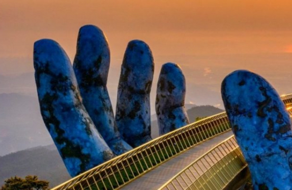 Hue to Hoi An via the Golden Bridge- Bana Hills