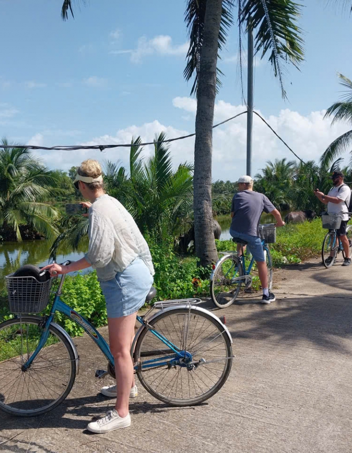EXPLORING THE FISHING & VEGETABLE VILLAGE IN HOIAN BY BIKE (WITH LUNCH)