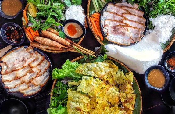 Da Nang Food Tour By Motobike